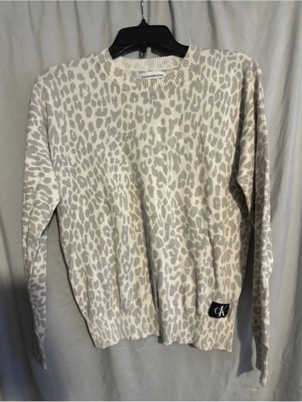 Calvin Klein Jeans Cream & Light Gray Animal-Print Crewneck Sweater